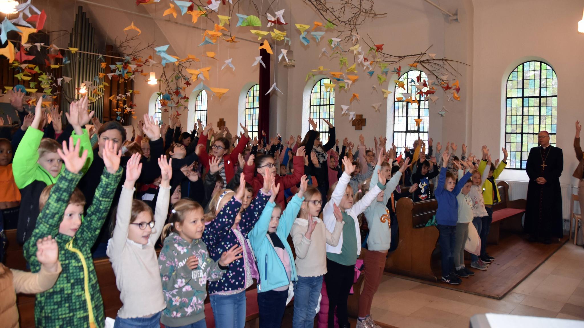 Erntedankgottesdienst mit den Grundschülern.