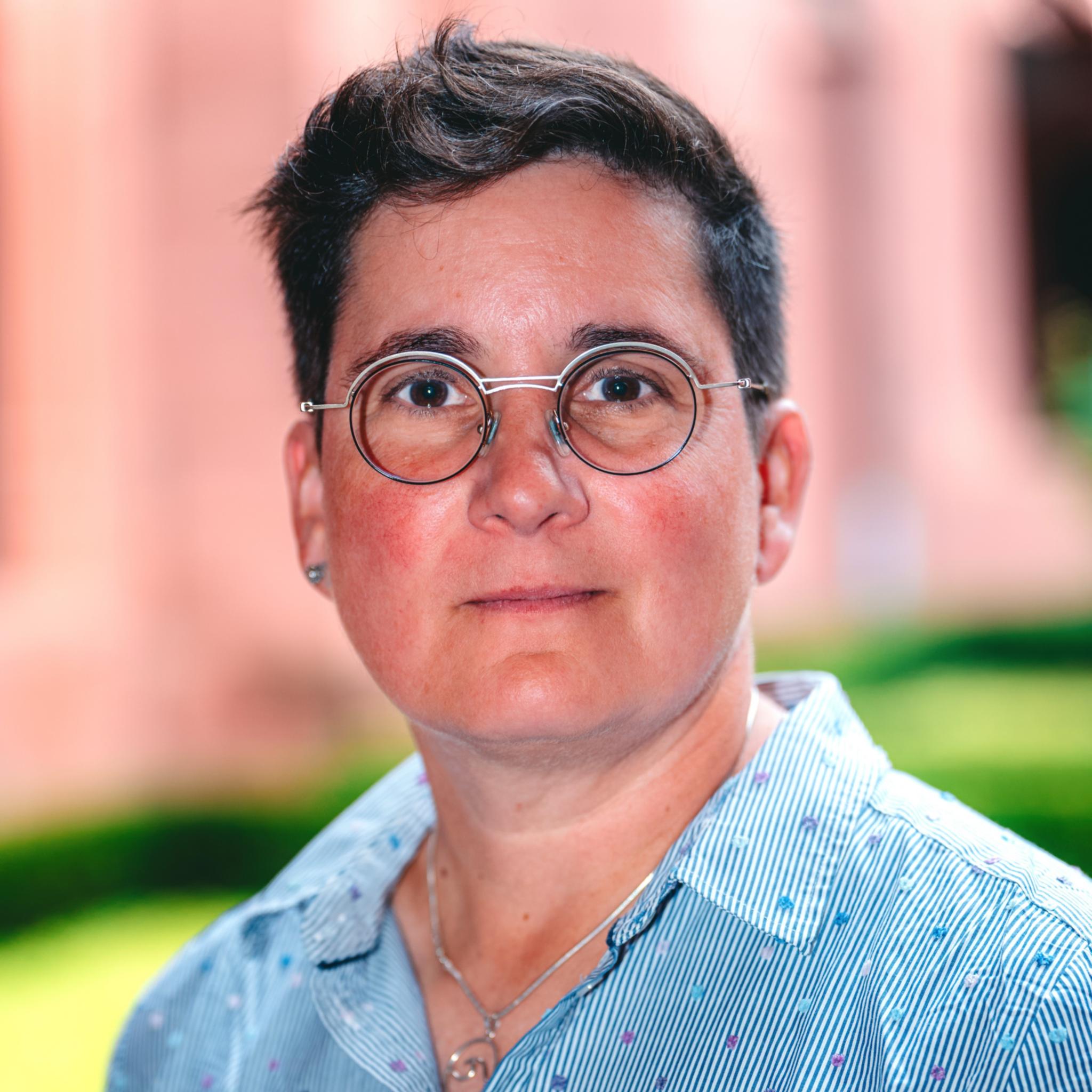 Dr. Martina Fries